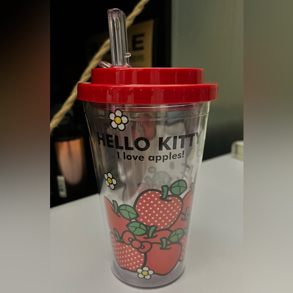 Hello kitty tumbler - Picture 2 of 2